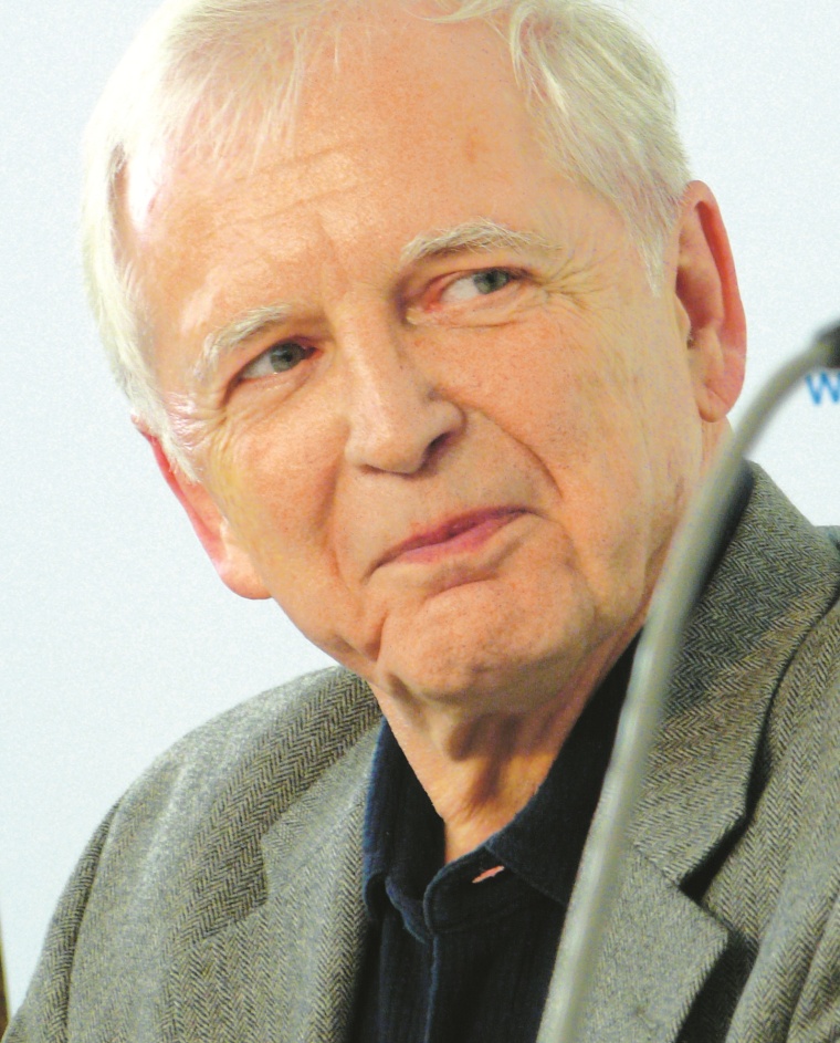 Prof. Dr. Dr. Harald zur Hausen lebt in der Nähe von Heidelberg – von seinem...