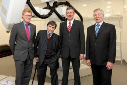 Die Personen hinter dem Cyberknife Cologne (v.l.n.r.) Günter Zwilling, Prof....
