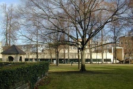 So fügt sich die neue Krankenhausapotheke auf dem Areal der...