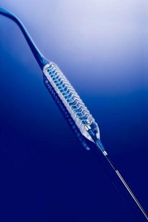 Die neuartige Gefäßstütze auf dem Ballonkatheter (Foto: Abott Laboratories).