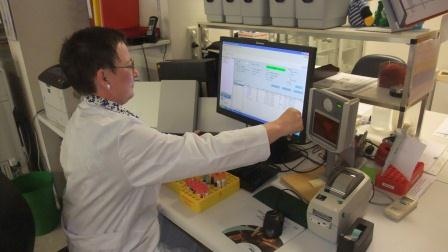 Durch die Auflösung des Labor-Management-Vertrags mit dem externen Laborarzt...