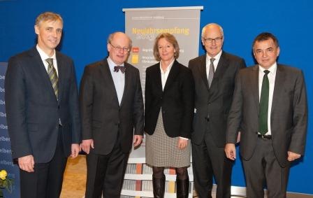 Der Klinikumsvorstand des Universitätsklinikums Heidelberg beim...