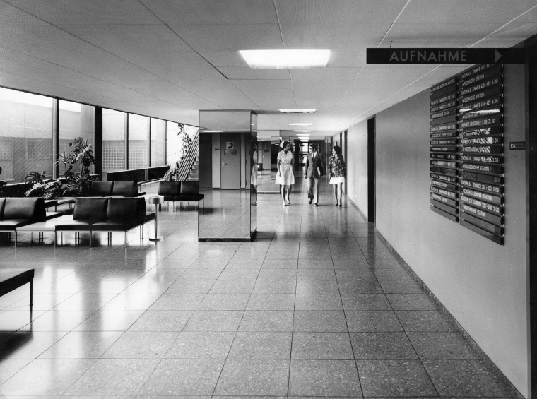 Eingangshalle 1968 Foto: Asklepios Klinik Langen