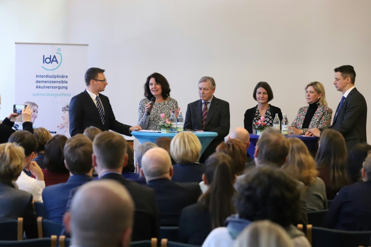 Podiumsdiskussion zum Start des Projektes „IdA - Interdisziplinäre...