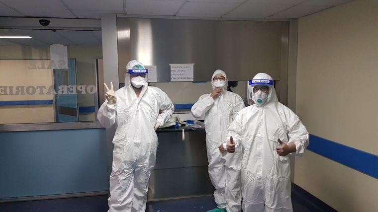 Die Jenaer Helfer sind voll in den Arbeitsalltag im Krankenhaus integriert....