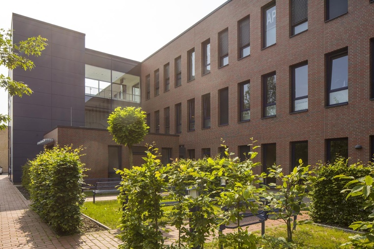 Bereits 432 der circa 1.300 Mitarbeiter der Ammerland-Klinik in Westerstede...