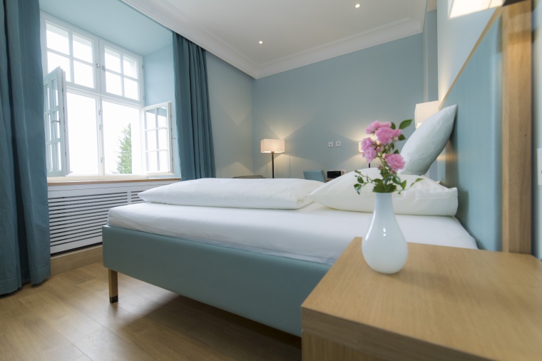 Ein nach Ausblick der Räume differenziertes Farbkonzept: Die Zimmer mit Blick...