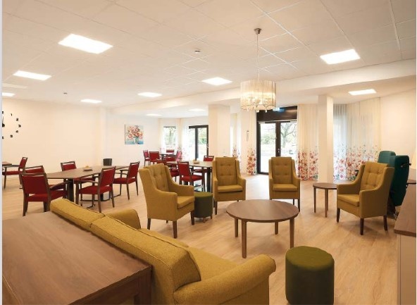 Photo: Über der Straße - Die neue ASB-Tagespflege in Heumaden