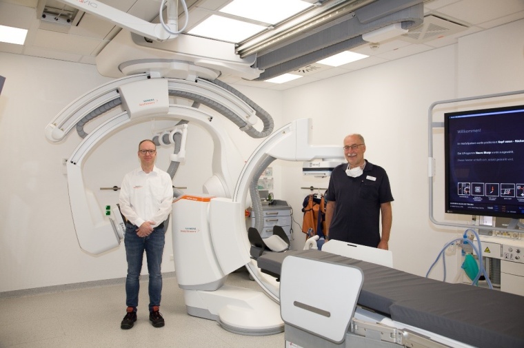 Jürgen Keck, Site Engineer bei Siemens Healthineers und Wilfried Greinus,...