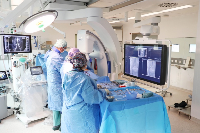 Innovativer Hybrid-Saal: Das System aus modernster Röntgentechnik und...