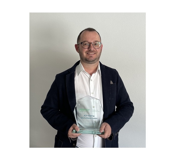 Ralf Schaefer, Territory Manager Cloud, Regional Partners and Alliances. Veeam,...