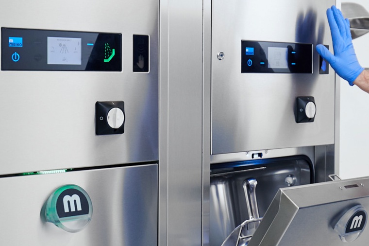 4. Meiko Signalkonzept: Der Türgriff und weitere Leuchtelemente signalisieren...