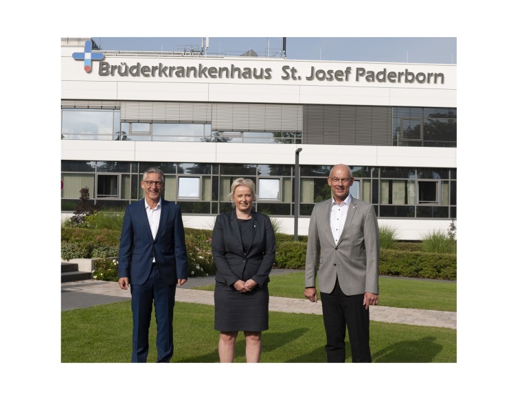 Die Regionalleiter Siegfried Rörig (li.) und Christoph Robrecht begrüßen...