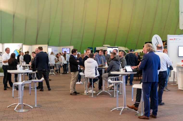 Im Luftschiffhangar Mülheim kamen zum ersten Mal Experten aus der...