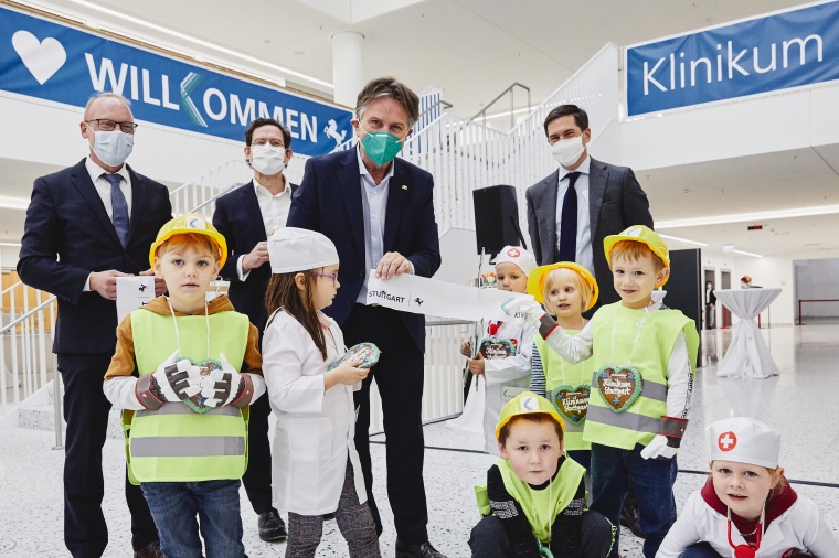 Stuttgarts Finanz- und Krankenhausbürgermeister Thomas Fuhrmann, der...