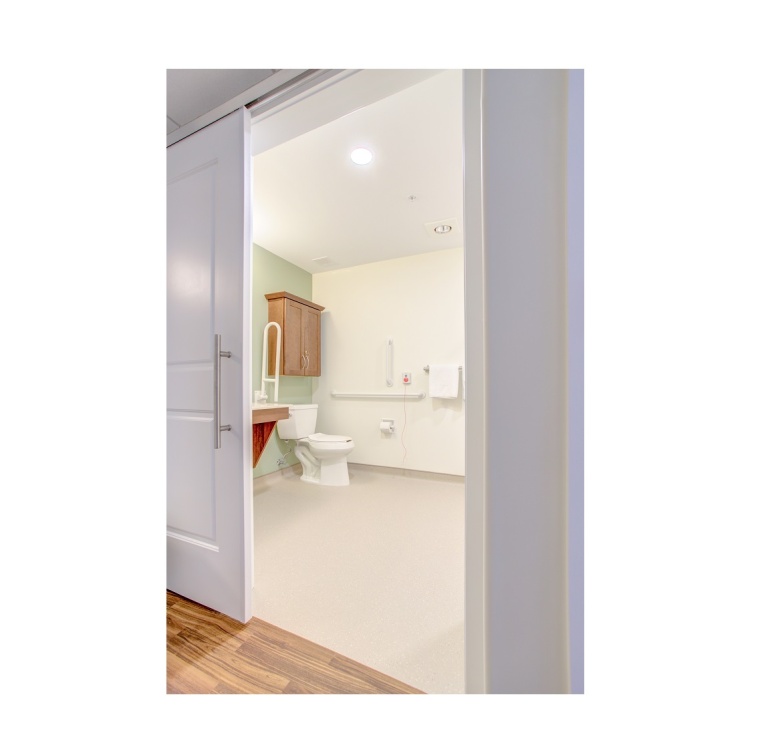 Altro Aquarius bietet ein hohe Rutschfestigkeit in Bädern und Duschbereichen....