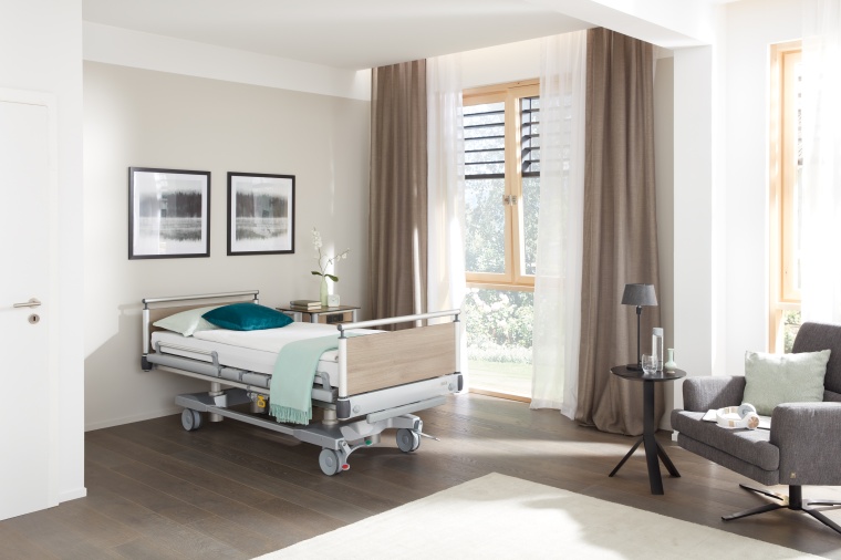 Photo: Niedrigbett neu gedacht: Völker stellt neues Klinikbett „S 982“ auf...
