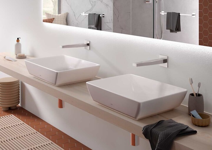 Für jeden Waschtisch bietet Toto die passende Armatur. Jede der beiden...