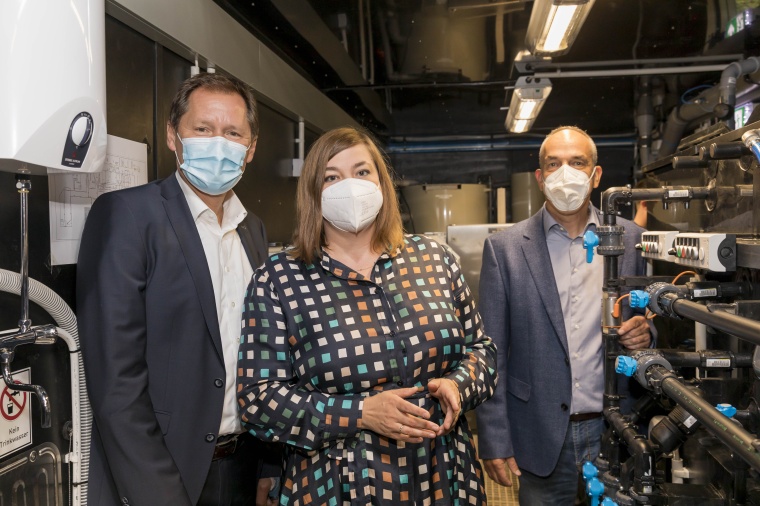 Wissenschaftssenatorin Katharina Fegebank informiert sich im...