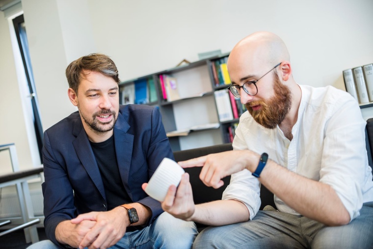 Sebastian Merkel mit Marc Margulan (rechts), dem Gründer des Start-ups Dexter...