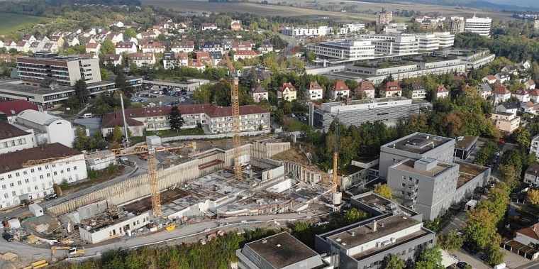 Die Bohrpfahlwand ist weithin sichtbar und ein anspruchsvolles...