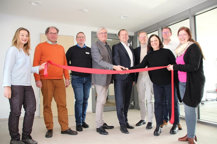 Von links: Ursula Riazati, Sekretärin des Ärztlichen Direktors, Architekt...