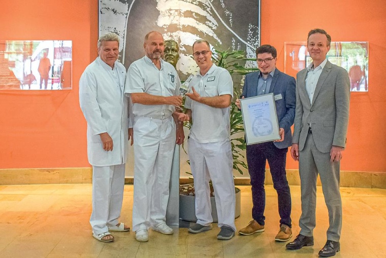 Präsentation der Audit-Urkunde im Foyer des GLG Werner Forßmann Klinikums...