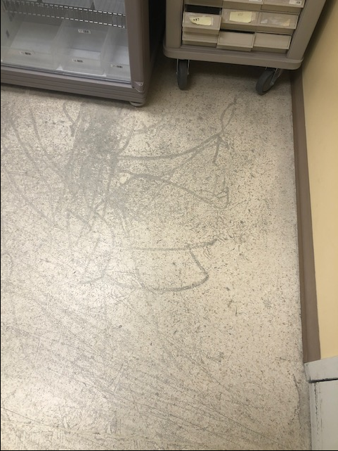 Selbst bei starker Abnutzung können flexible Bodenbeläge saniert werden und...