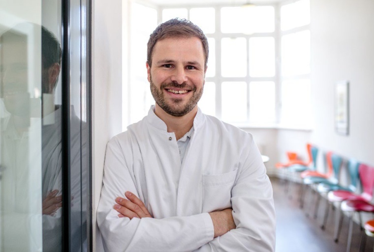 Dr. Oliver Jungesblut ist Oberarzt auf der kinderorthopädischen Station am...