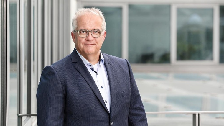 Der langjährige Helios Manager Franzel Simon zieht sich aus der...