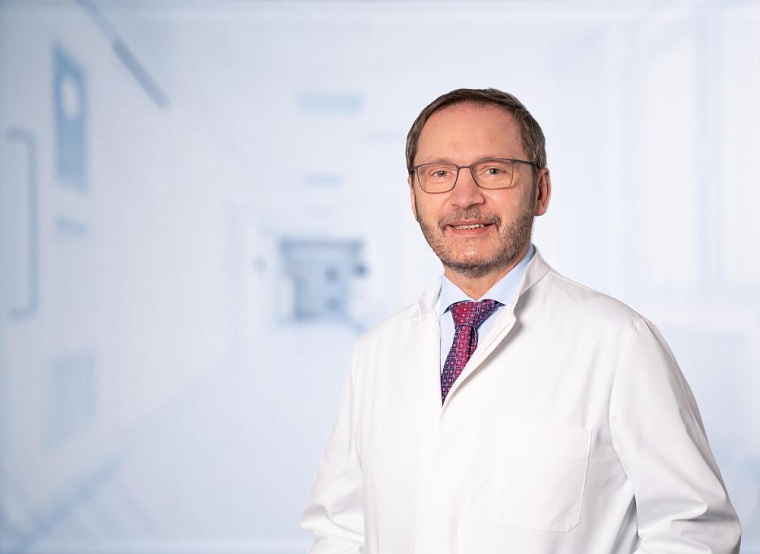 Dr. Adalbert Waida, Chefarzt Gynäkologie und Geburtshilfe, Foto: GFO Kliniken...