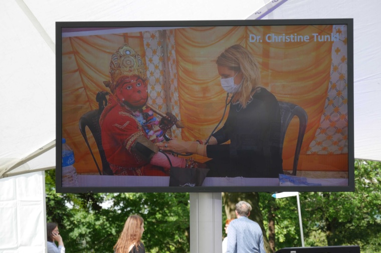 Der Preis würdigt den Einsatz von Dr. Tunkl und ihren Kolleginnen und Kollegen...