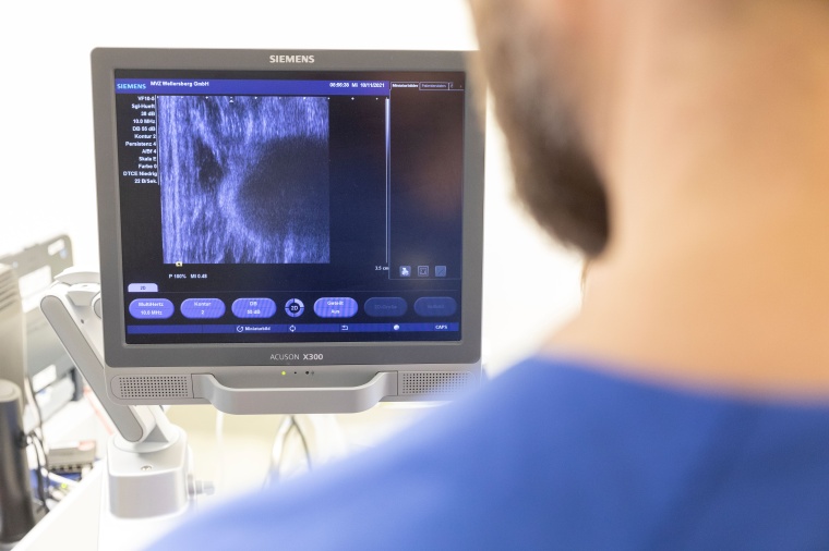 Hüftschnupfen ist eine keimfreie Entzündung des Hüftgelenks im Kindesalter,...