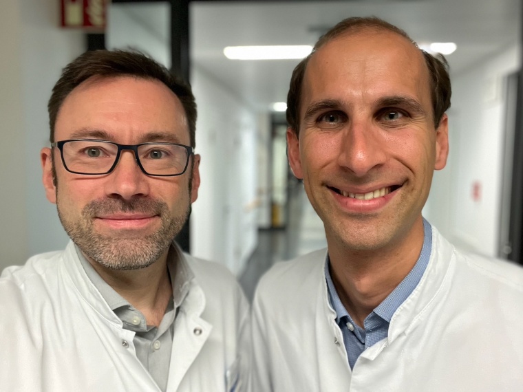 Prof. Paul Lingor (l.) und Dr. Dominik Pürner Foto: Klinikum rechts der...