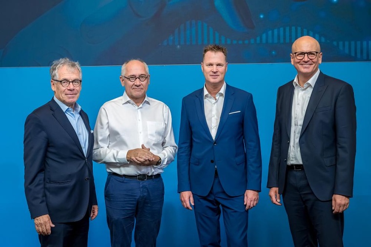 Neu in den Vorstand gewählt wurde Christoph Miethke (2. v. l.), er bekleidet...