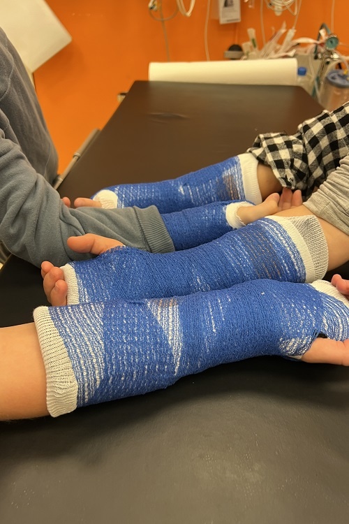 Gipsen am Maus-Türöffner-Tag Foto: Klinikum Westbrandenburg Potsdam