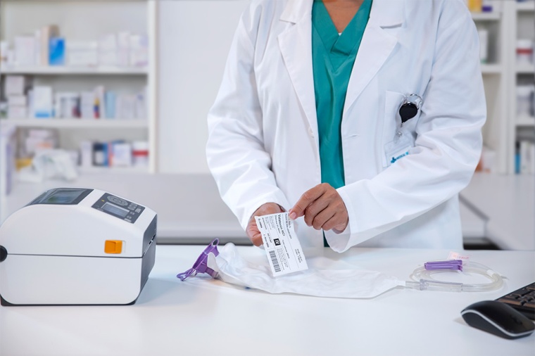 Druck eines Etiketts für einen Infusionsbeutel. Foto: Zebra