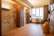 Patientenzimmer Wahlleistungsbereich Helios Klinikum Niederberg Foto: Helios,...