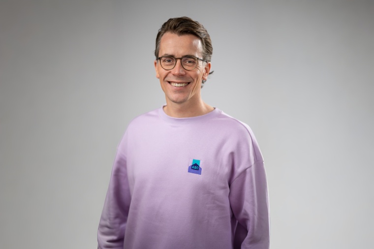 Dr. Johannes Wimmer ist als Speaker und mit seinem Online Portal Pflege ABC...