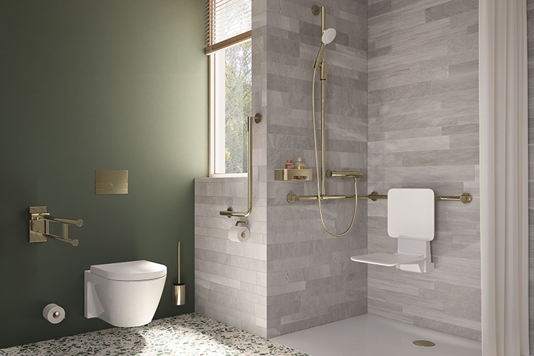 In Messing glänzend haben die Sanitärserien und Accessoires von Hewi eine...