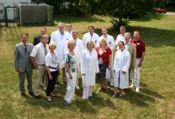Mitarbeiter des Darmzentrums Herne freuen sich über die mit Auszeichnung...