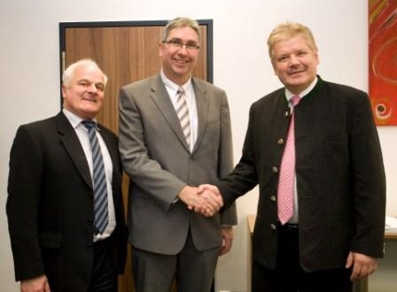 Verstärkung für den Finanzbereich am Klinikum Augsburg (v.l.n.r) Karl...