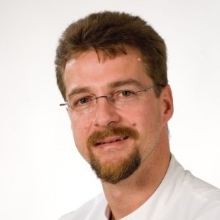 Priv.-Doz. Dr. Bernhard Kuch, Oberarzt und Leiter der Herzkatheterlabore am...