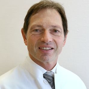 Prof. Dr. Jochen Cremer, Direktor der Klinik für Herz- und Gefäßchirurgie...
