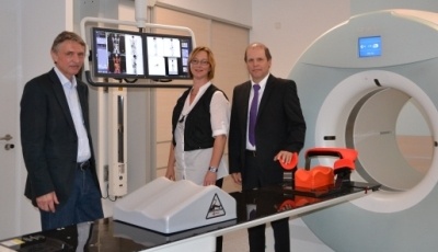 Chefarzt Dr. Joachim Vogt vom Krankenhaus der Barmherzigen Brüder sowie...