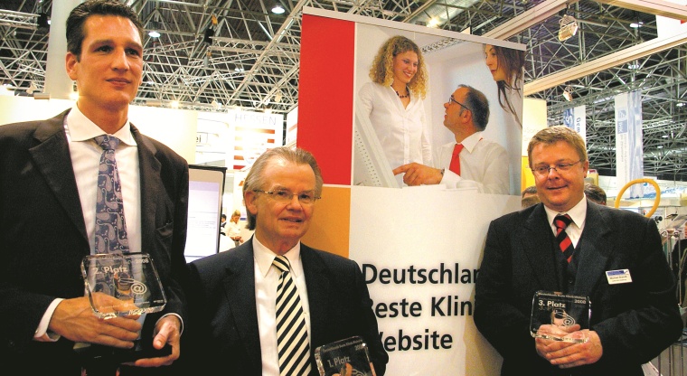 Den ästhetisch gestalteten Plexiglas-Pokal nahmen Dr. Kai Lehmann, Charité,...