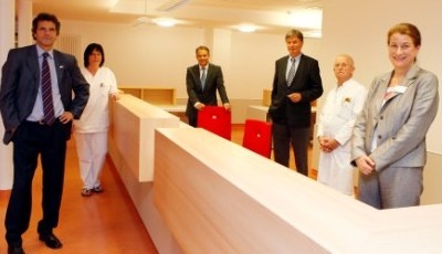 Freuen sich über die neue Anmeldung der Notaufnahme v.l.n.r.: Prof. Dr. Horst...