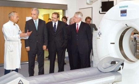 Rundgang durch das DINZ: Prof. Michael Laniado, Stanislaw Tillich,...