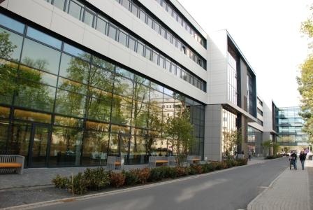 Ein großer Teil der Medizinischen Klinik und Poliklinik III des...