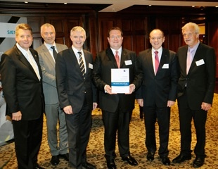 Übergabe des Zukunftspreises der Gesundheitswirtschaft 2012 an die...